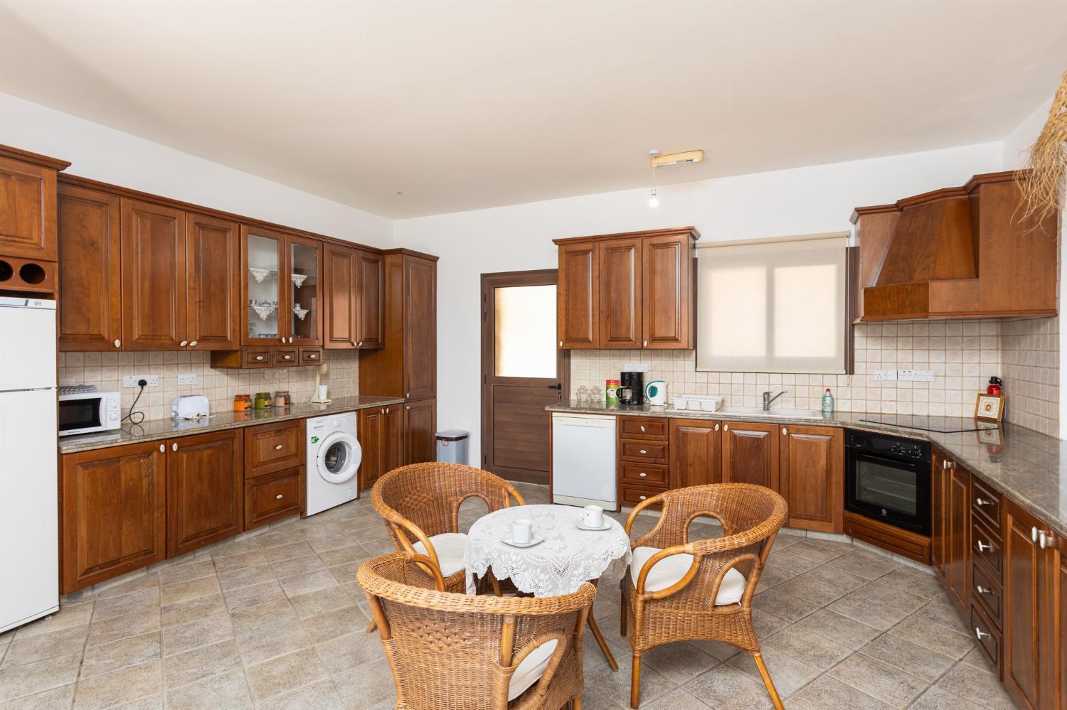 Villa Heaven Polis Bagian luar foto